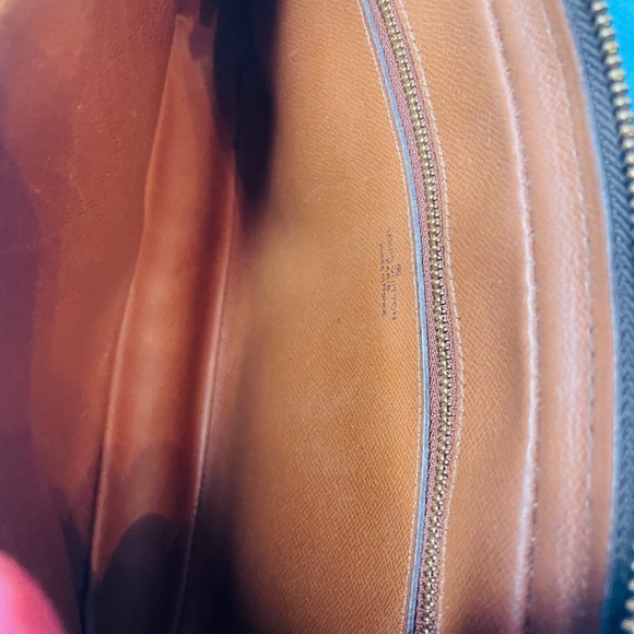 Louis Vuitton Monogram Marly Dragonne Wristlet With COA in VGC - Picture 8 of 13